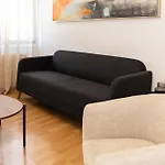 2 Bedroom Flat In Centre Daire *