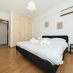 2 Bedroom Flat In Centre *