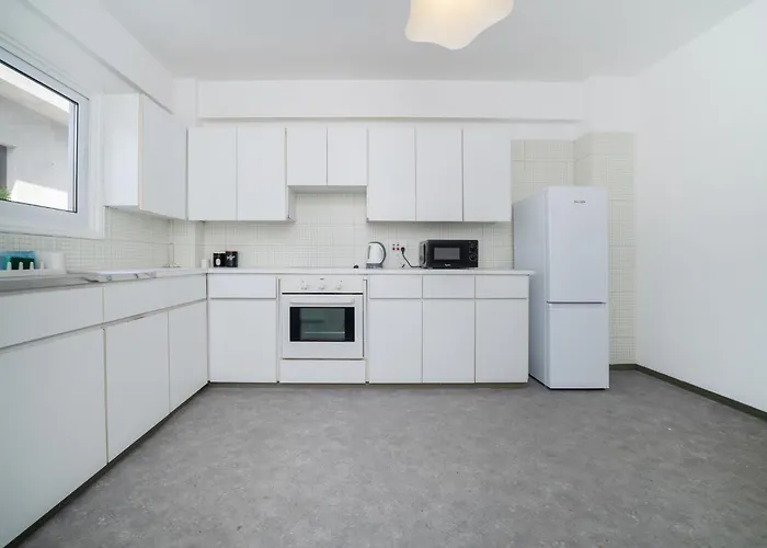 2 Bedroom Flat In Centre 公寓 *