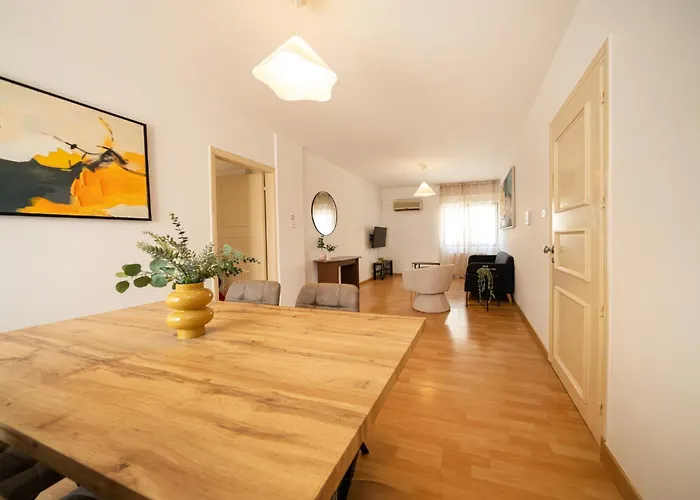 2 Bedroom Flat In Centre Apartment Nikosia